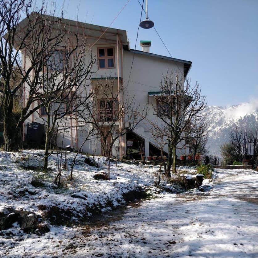 Aashirwad Homestay Кулу Екстер'єр фото