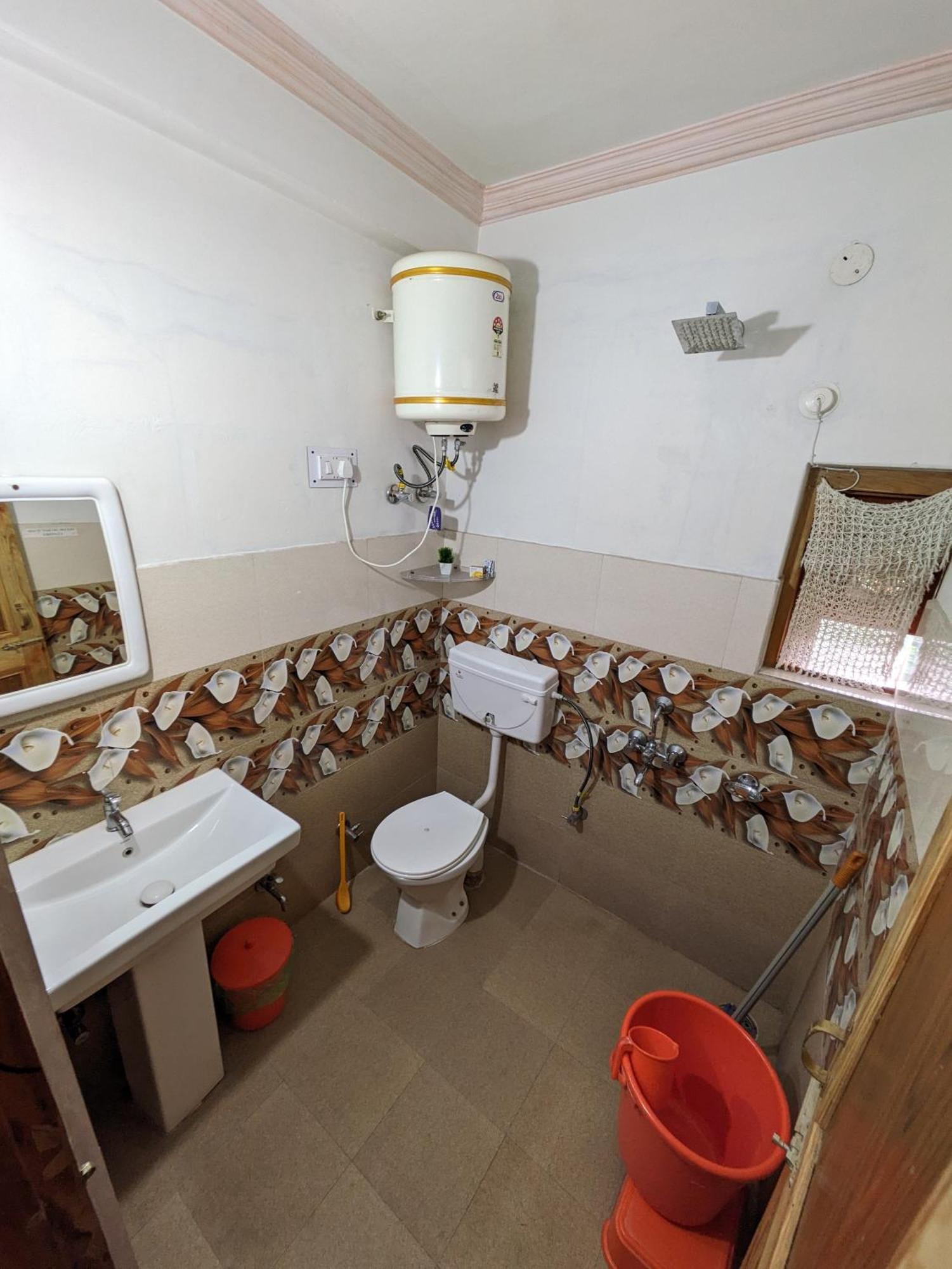 Aashirwad Homestay Кулу Екстер'єр фото